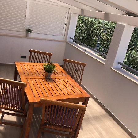 Apartmani Porat Малинска Екстериор снимка