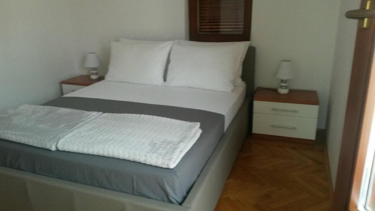 Apartmani Porat Малинска Екстериор снимка
