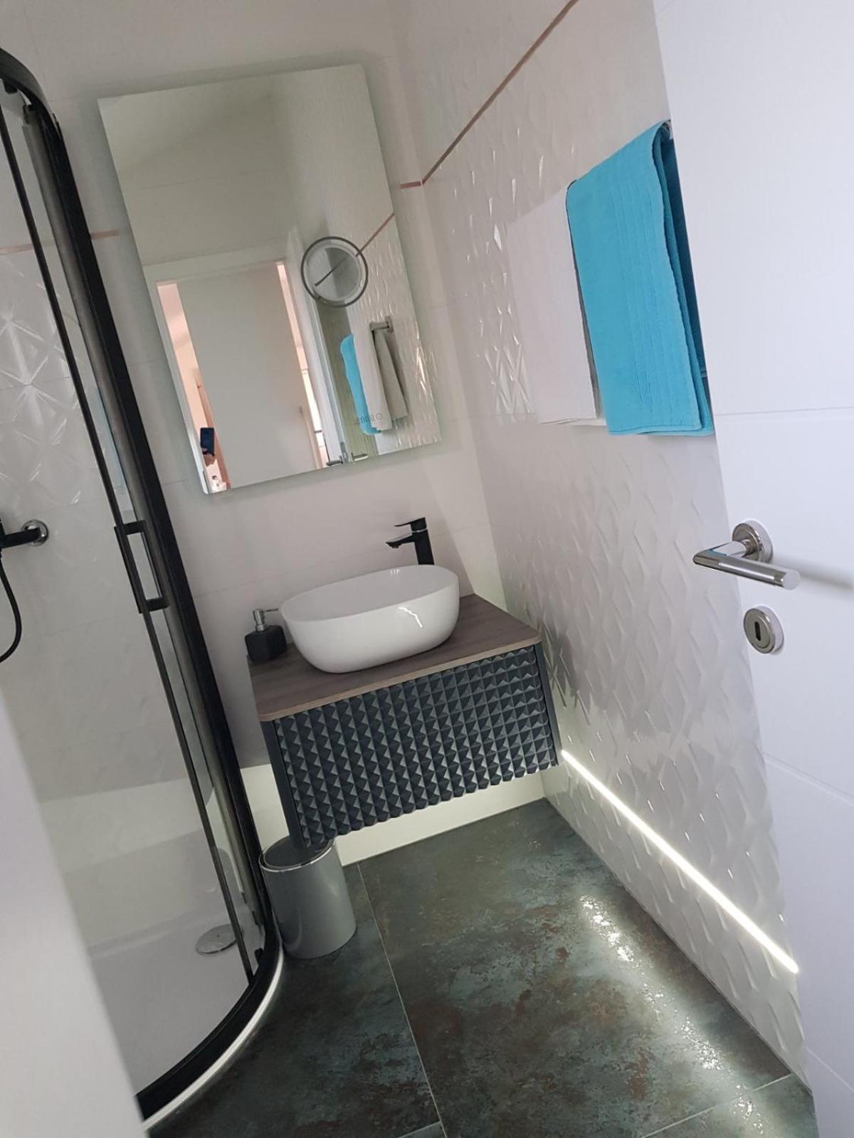 Apartmani Porat Малинска Екстериор снимка