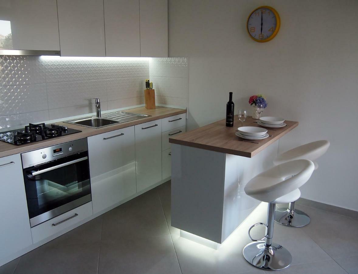 Apartmani Porat Малинска Екстериор снимка